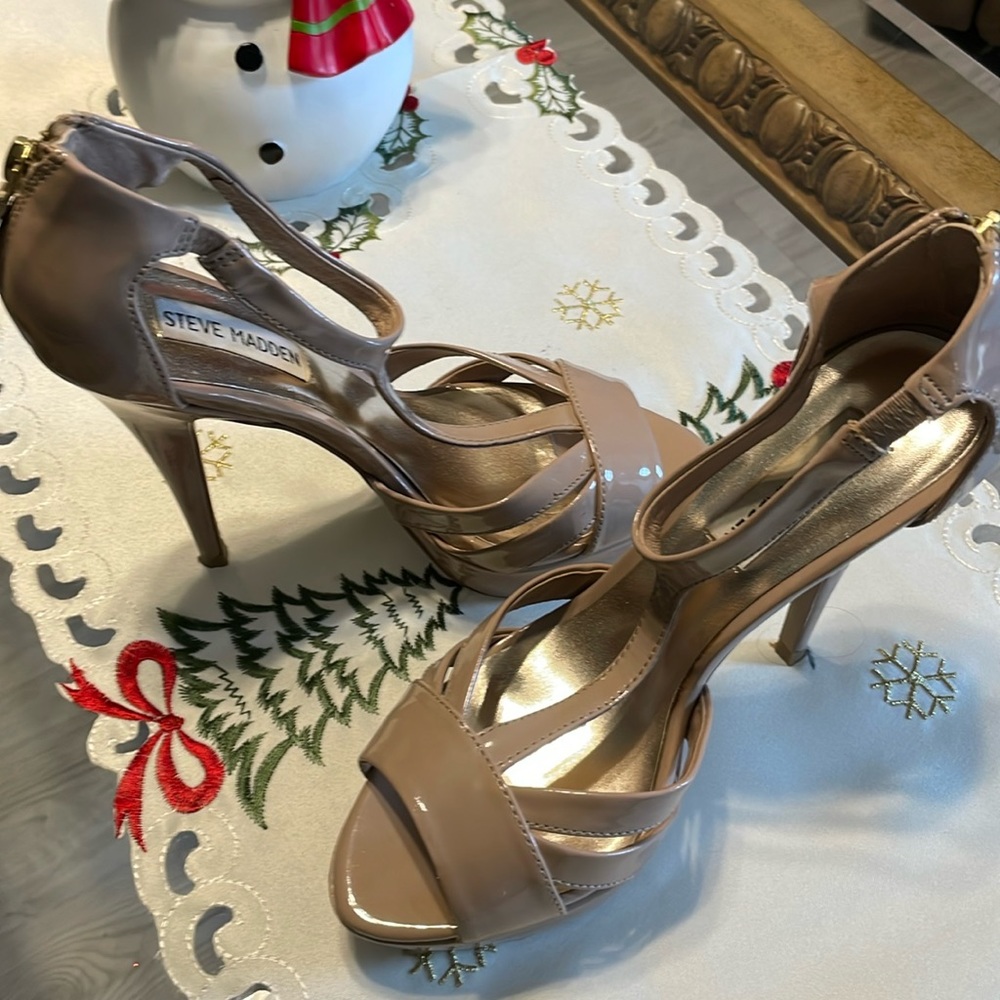 Women’s 5in heels, size 7M, zipper on back heel, strap on front, cream color